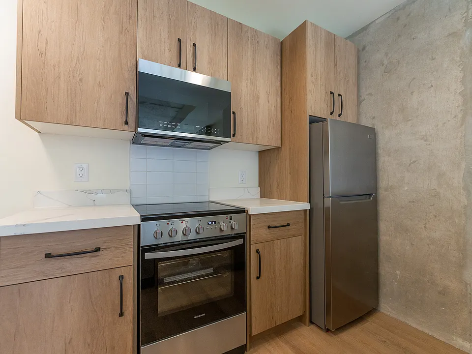 11 Robert St