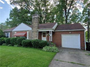 338 Greenwood Dr, Hermitage, PA 16148