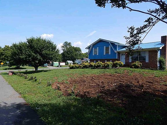 2nd image of 2660 Alvin Ct NW