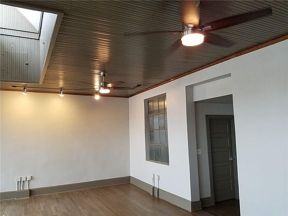 5th image of 709 W Magnolia Ave APT A