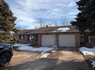 603 E 43rd Ave #B, Hutchinson, KS 67502
