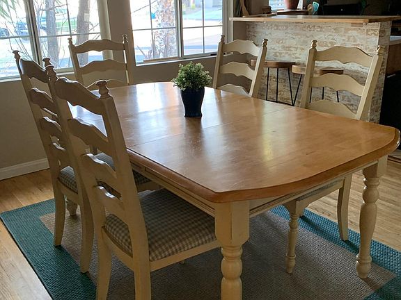 Dining room with breakfast bar (currently not furnished)
