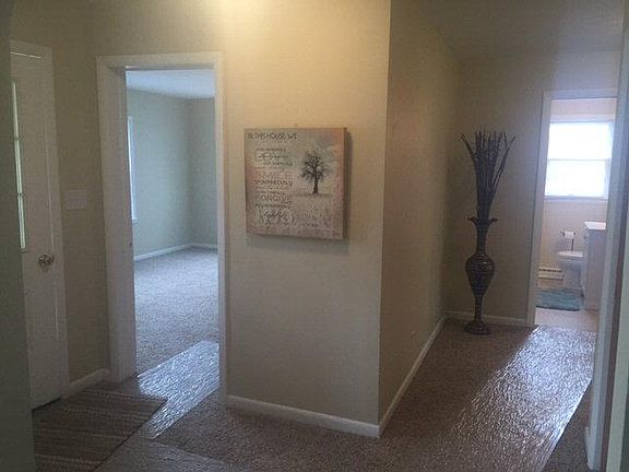 3rd image of 548 Carolyn Dr