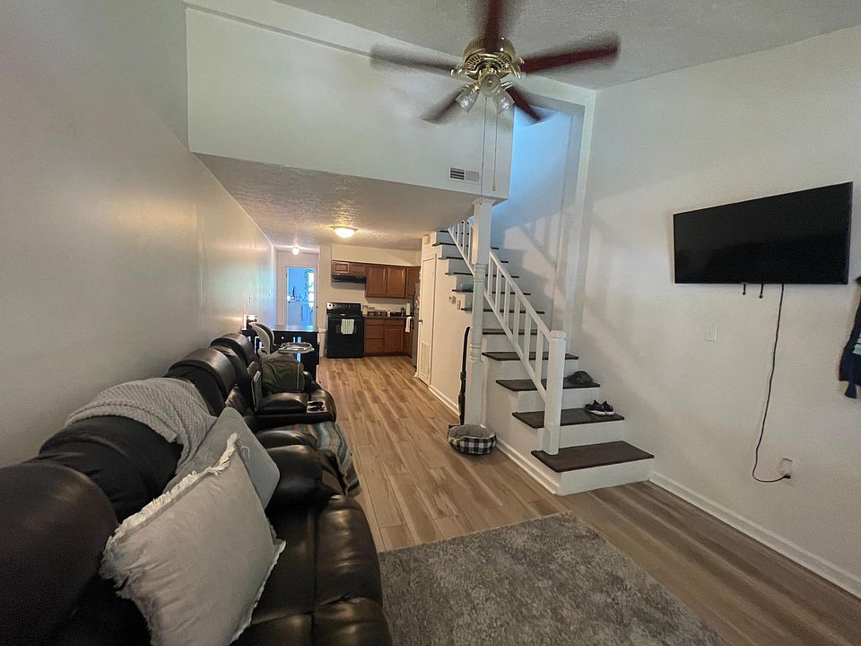 2nd image of 1120 River Oak Dr APT 8
