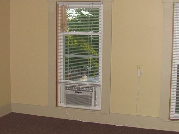 5th image of 36 W Northwood Ave