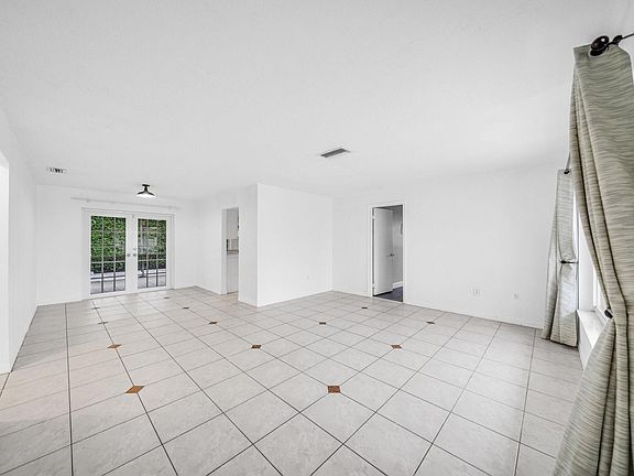 4th image of 1251 NW 89th Terrace