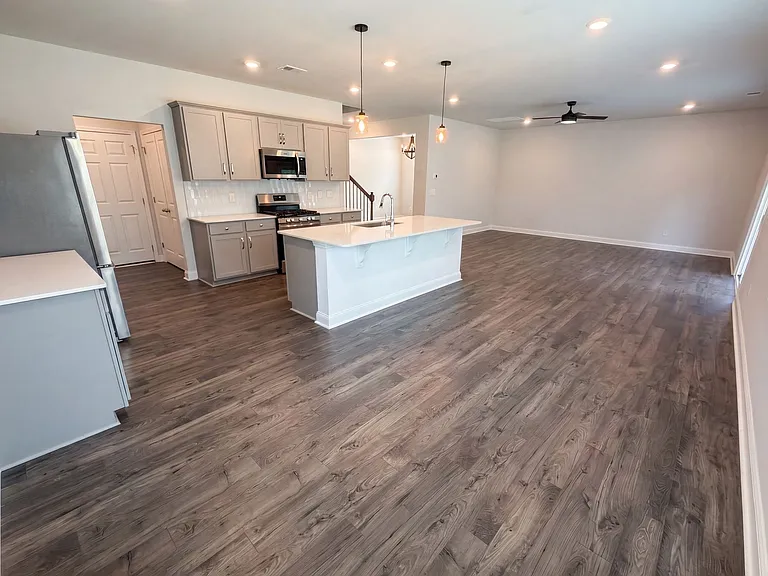 1205 Black Walnut St — Photo 12