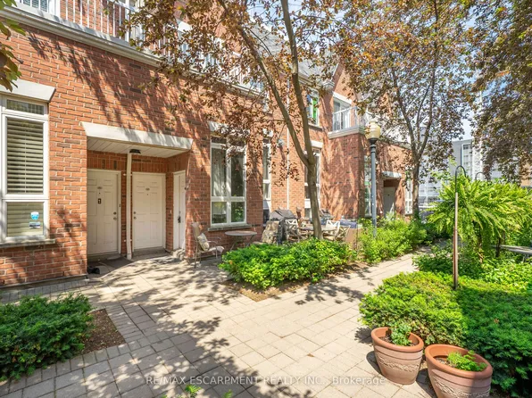12 Sudbury St #1808, Toronto, ON M6J 3W7