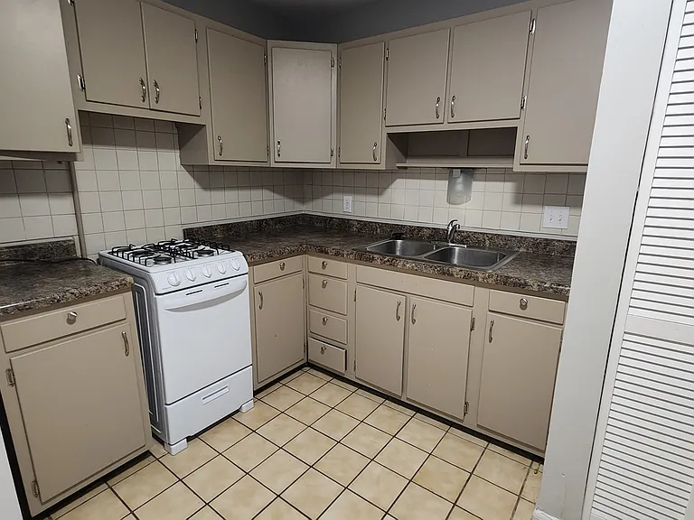 220 E. Lane Ave. — Photo 30