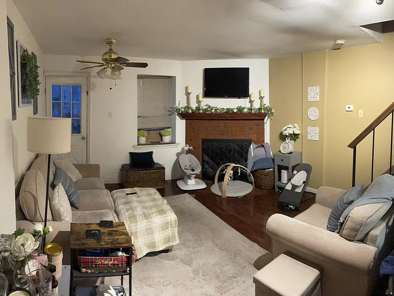 2131 Clymer St — Photo 4