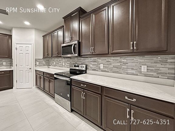 4th image of 13413 Palmera Vista Dr