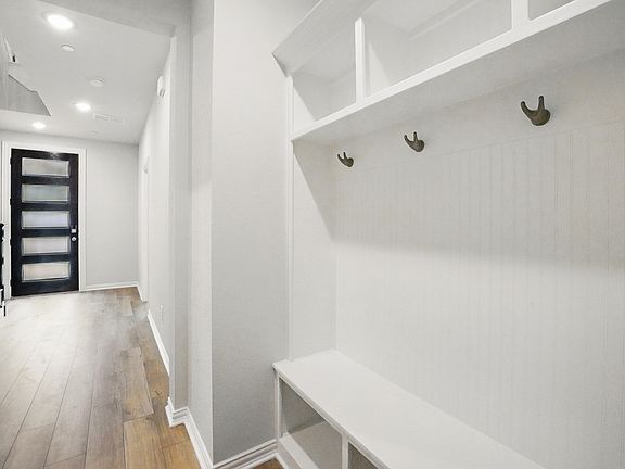 5th image of 4242 Humboldt St