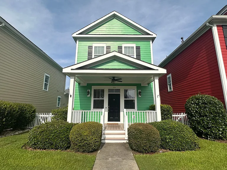 754 Murray Ave — Photo 3