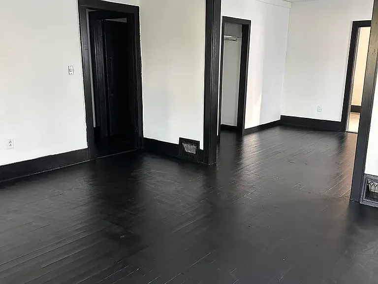 1413 Wellesley Ave — Photo 14