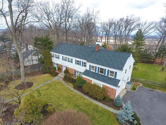 2nd image of 31 Beachmont Ter