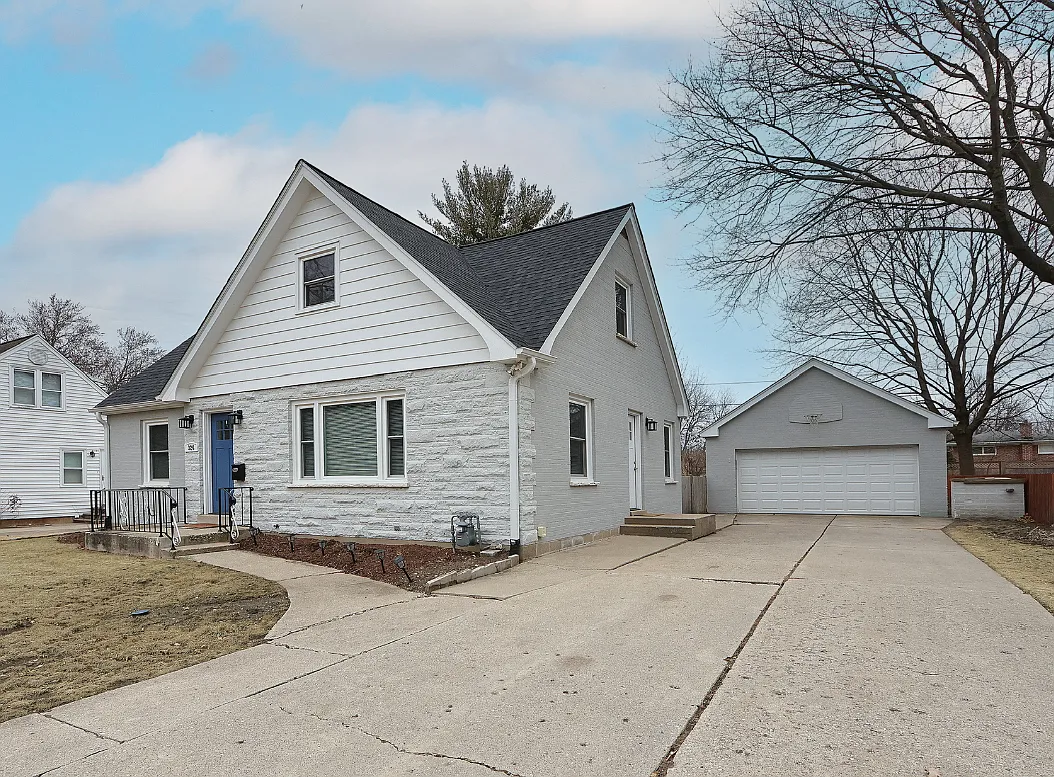 4 bed, 2.5 bath, 1537 sqft, $3,400 — Photo 1