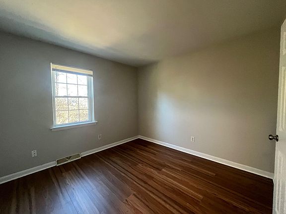 2nd image of 1920 Eastern Ave NE