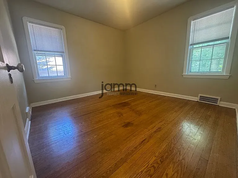 17724 Hilliard Rd — Photo 14