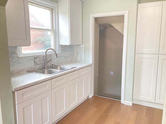 5th image of 18491 Rutherford St