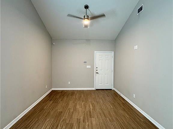 3rd image of 509 Sparrow Rd #4