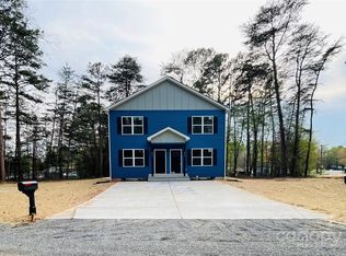 971 21st St NE, Hickory, NC 28601