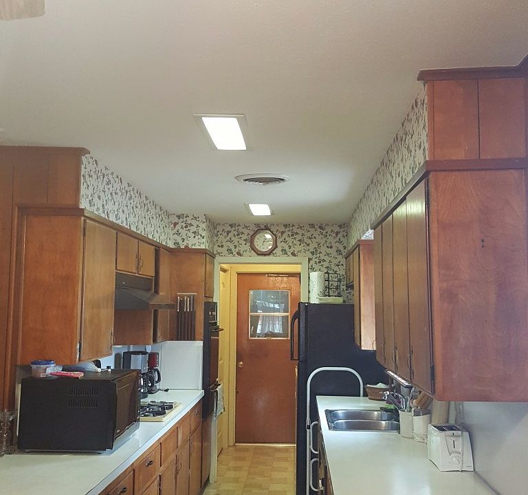 2nd image of 1126 Crestridge Dr