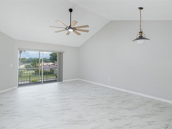 4th image of 4933 Myrtle Oak Dr Unit 23