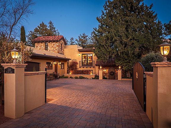Gated Estate Home In Uptown