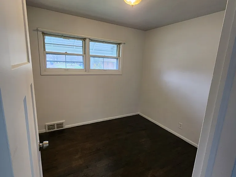 1117 Mohawk Ave — Photo 3