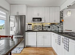 Hillcrest, Hollywood, FL 33021