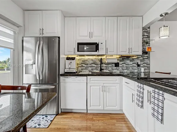 5100 Washington St APT 207, Hollywood, FL 33021