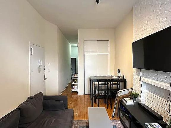 2nd image of 438 E 89th St APT 1D