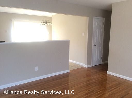 5th image of 252 Gladys Ave