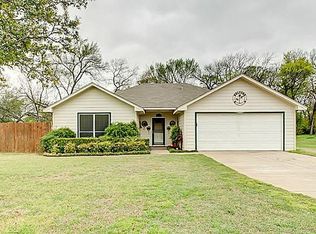 1029 Waterford Dr, Waxahachie, TX 75167