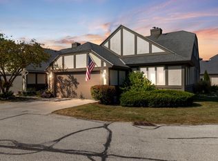 844 W Autumn Path Ln UNIT 36, Milwaukee, WI 53217