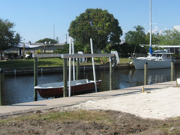 5th image of 348 E North Shore Dr