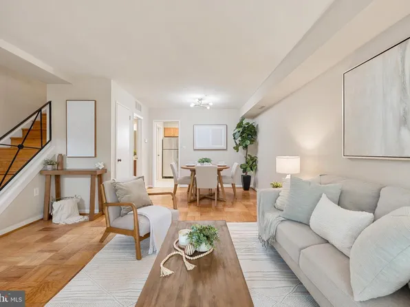 2312 N Dearing St, Alexandria, VA 22302