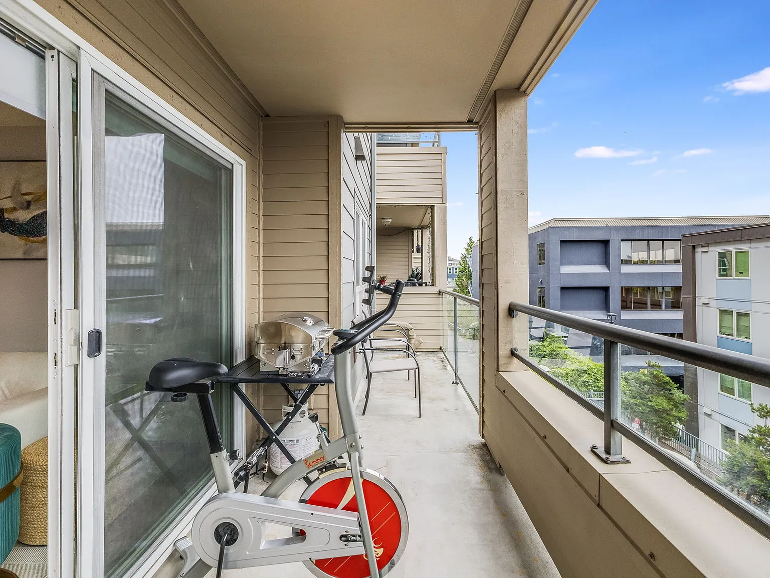 1 bed, 630 sqft, $2,200 — Photo 3