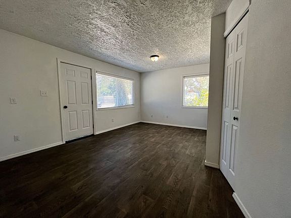 4th image of 300 SE 100th Ave #A