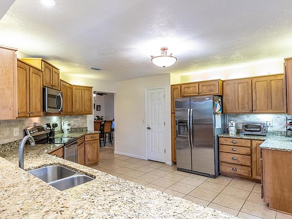 5th image of 14439 Pond Pl