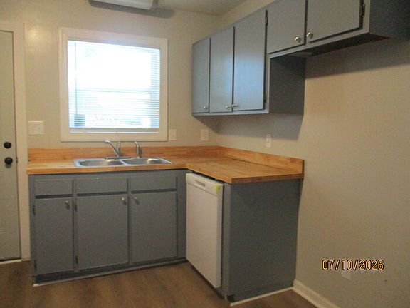 5th image of 321 Oak St #321