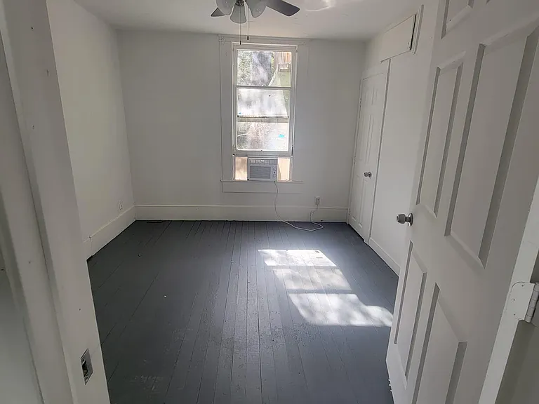 1031 W Bullock St #1 — Photo 3