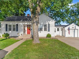 110 S Taylor St, Red Bud, IL 62278