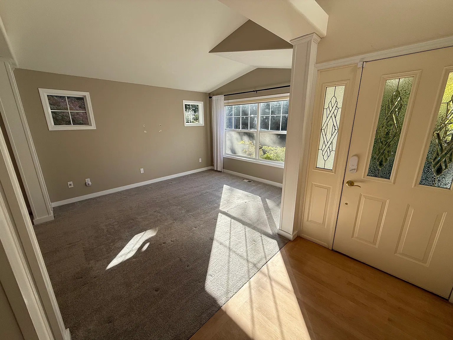 3 bed, 2.5 bath, 1720 sqft, $4,250 — Photo 4