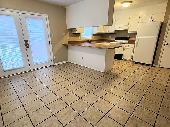 3rd image of 6409 Worthington Dr