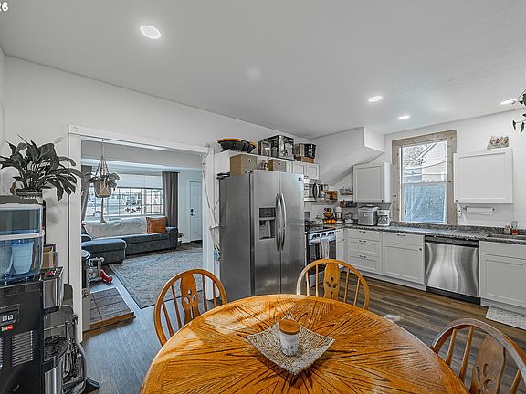 2nd image of 1541 Union Ave