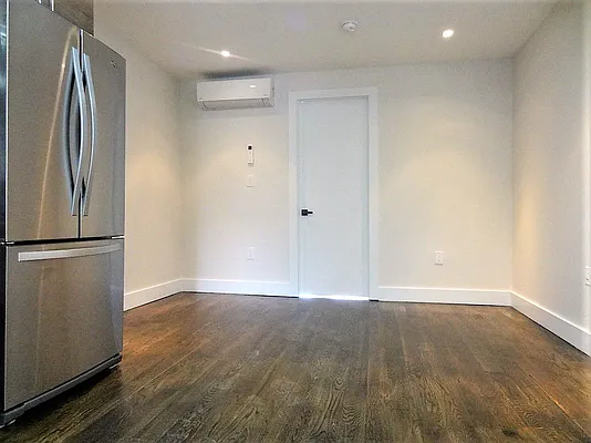 Rented by EXR | media 15