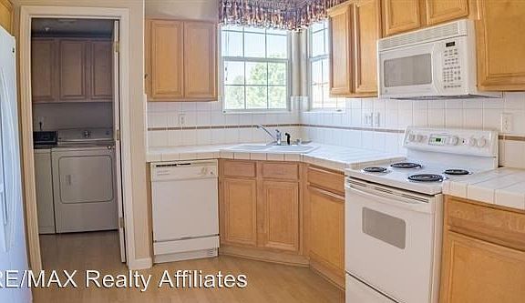 3rd image of 2194 San Remo Dr
