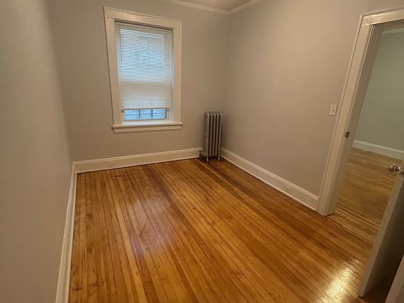 5th image of 432 Riverdale Ave #2B