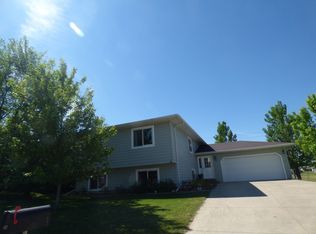908 Summit St, Belle Fourche, SD 57717